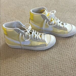 Women’s Nike Blazer Mid ‘77 Bicycle Yellow